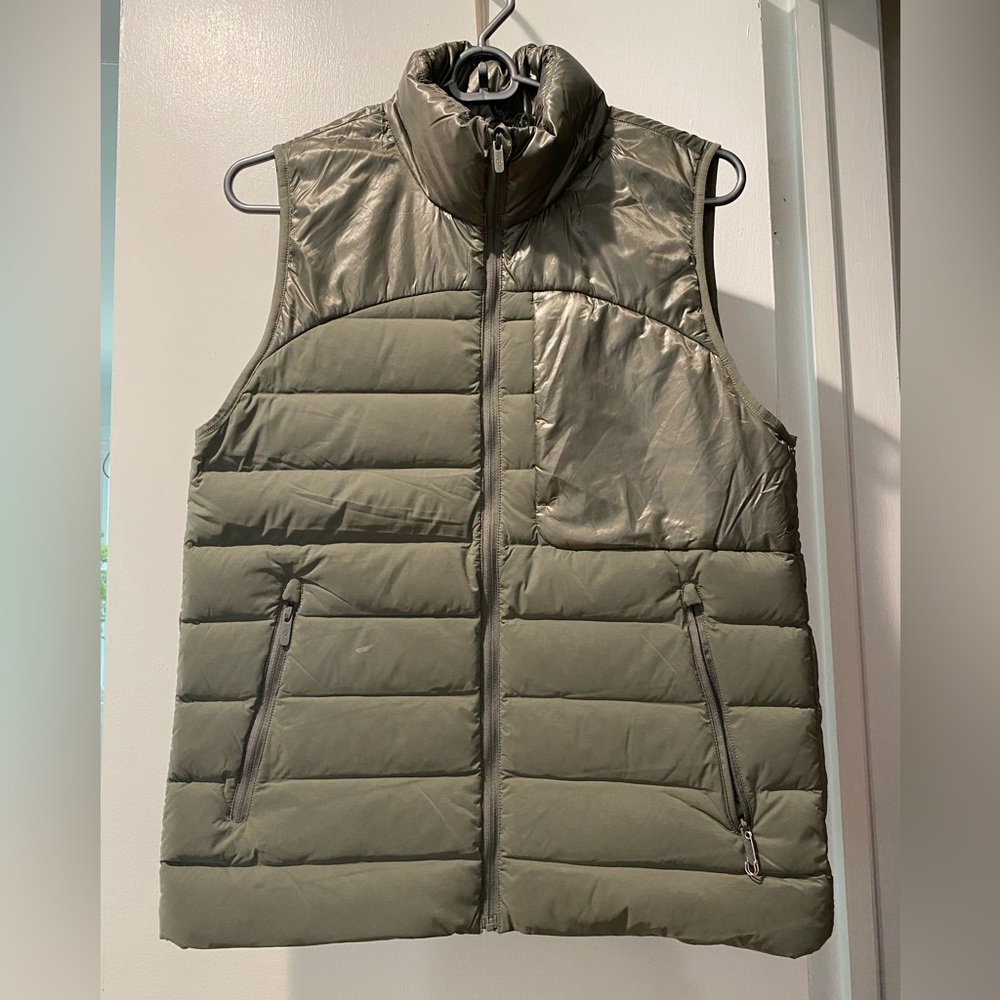 NWOT Green Lululemon vest size 4